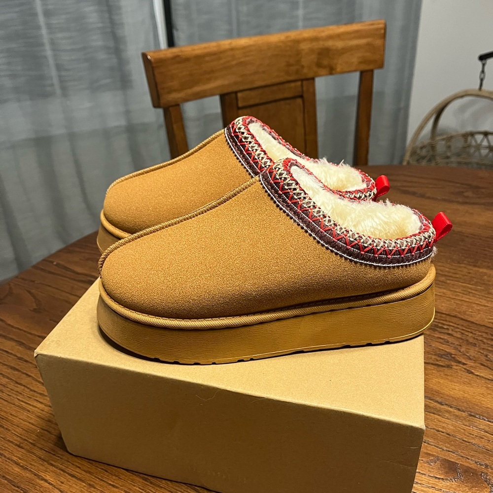 VARECOLA Faux Fur Platform Slippers Mini Fur Fleece Lined Suede Ankle